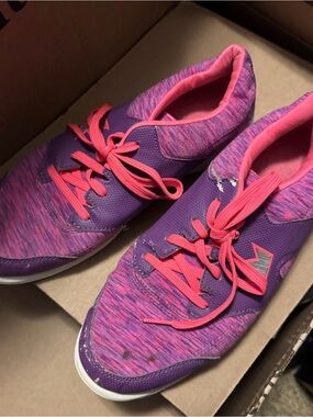 Brunswick Women’s Bowling Shoes (Slide Right)